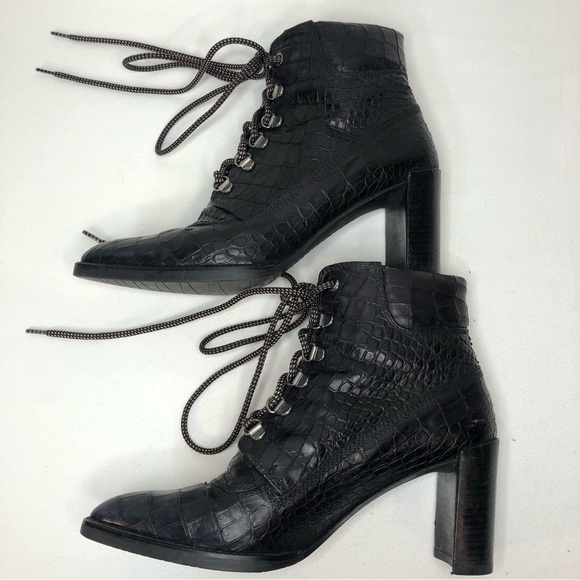 Stuart Weitzman & Gigi Hadid Collab Black Leather Lace Up Ankle Boot Size 7.5 - Picture 5 of 13
